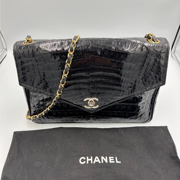 Authentic vintage Chanel Alligator Flap Bag - Picture 16 of 16